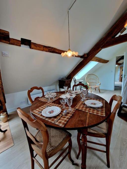 Sous Les Toits Apartment