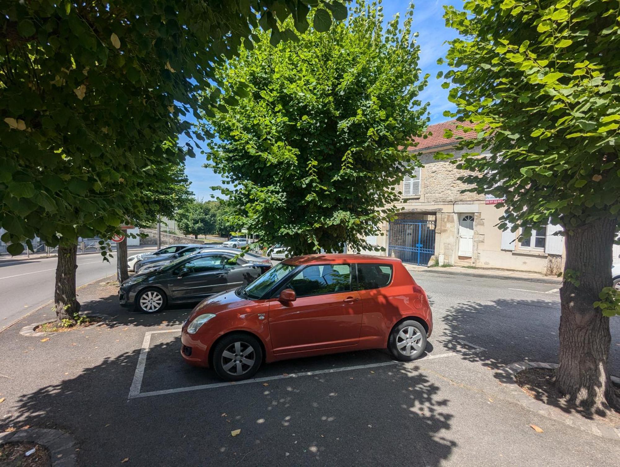 Sous Les Toits * Chantilly